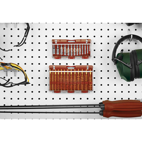 Tipton Ultra Jag / Brush Set är ett 13-delars set med kaliber-specifika borstset för effektiv rengöring av pipor från .17 till .45 kaliber, förvarat i en hållbar låda.