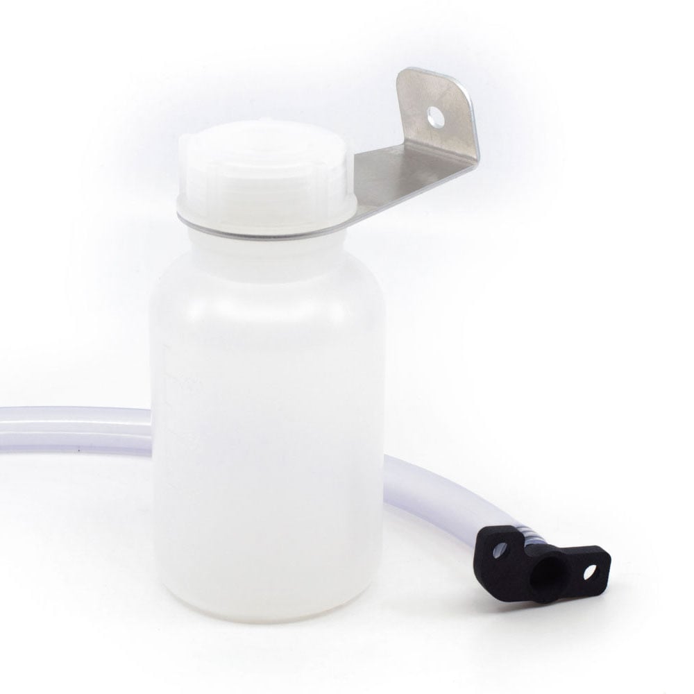 Armanov Spent Primer Chute med transparent slang och hållare för plastflaska ger en stängd väg för spent primers, passar Dillon XL650/750 och installeras på 1-2 minuter.