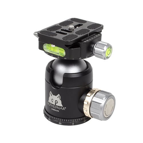 ULFHEDNAR Ballhead Arca-Style 20kg erbjuder en robust och pålitlig lösning för dina fotografibehov, med en viktkapacitet på 20kg och kompatibilitet med Arca-rails.