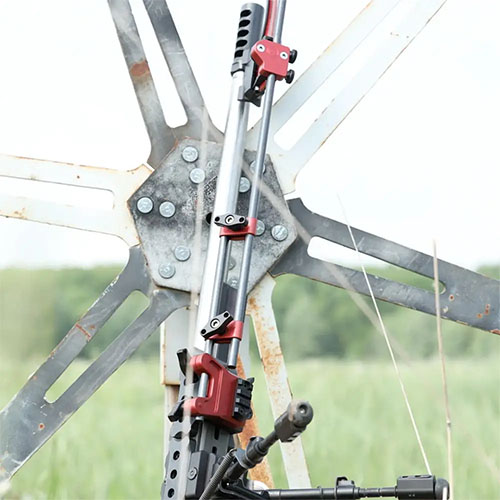 Upplev precision med MagnetoSpeed V3 Chronograph och Gray Ops CNC Off-Barrel Mount, som eliminerar störningar och ger exakta hastighetsmätningar.