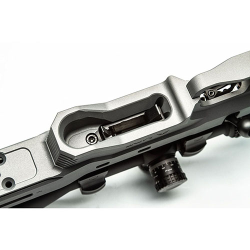 MDT Extended Magazine Latch och Spacer Kit för CZ 452 / 455 / 457 förbättrar snabbheten och pålitligheten vid magasinbyte för rimfire-vapen.