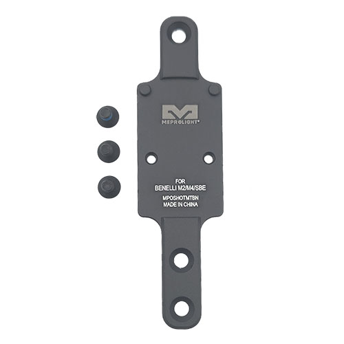 RMR Shotgun Plate från Meprolight ger en stabil plattform för att montera RMR-sikten på Benelli M2/M4/SBE, vilket förbättrar precision och snabbhet.