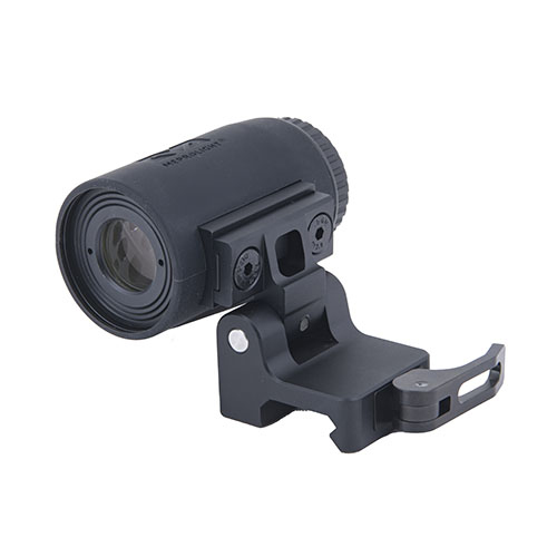 Upptäck MEPRO MAGNIFIER MEPRO MMX4! 📦 Denna lätta 4x förstoring ger snabb målfångst och passar perfekt på MIL-STD-1913 skenor.