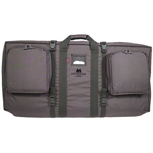 ULFHEDNAR Double Bow Bag med ryggsäcksstroppar är lättare än andra väskor men ändå rikligt utrustad, perfekt för fältanvändning och transport av två bågar.