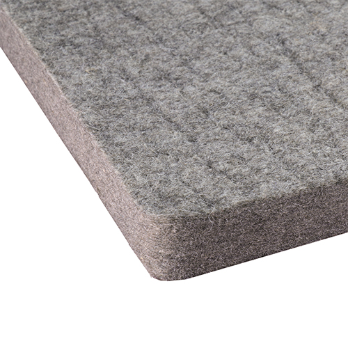 VFG:s stora och välgjorda seat felt ger en varm och torr sittplats, med vattenavvisande impregnering och valfri axelrem för ökad komfort.