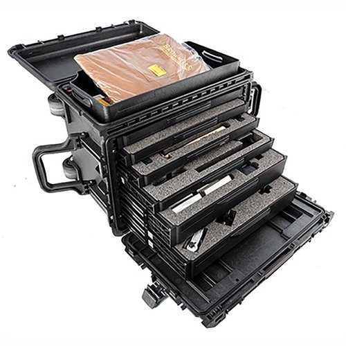 Brownells Gen II Armorer's Kit erbjuder ett komplett verktygsset för AR-15, M16 och M4, i en hållbar Pelican-väska, perfekt för effektivt underhåll och reparation.