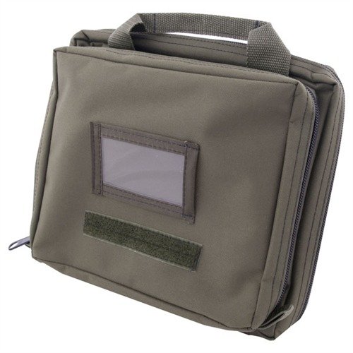 FIELD PACK CASE från BROWNELLS är en slitstark Cordura-fältväska, perfekt för att förvara taktisk utrustning och tillbehör. Mått: 30,5 cm lång, 26,7 cm hög, 8,9 cm tjock.