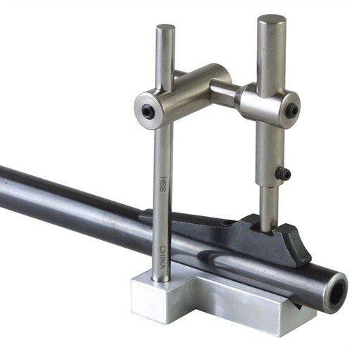 RAMP SOLDERING JIG håller rampen eller .45 siktan på plats med konstant fjädertryck, justerbar för höjd och vinkel, med utmärkt utrymme för brännare.