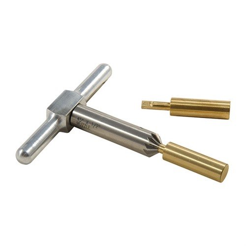 BRASS ONE CALIBER SET gör det enkelt att kvadrera och chamfera mynningar för gevär och handeldvapen med utbytbara piloter för olika kalibrar.