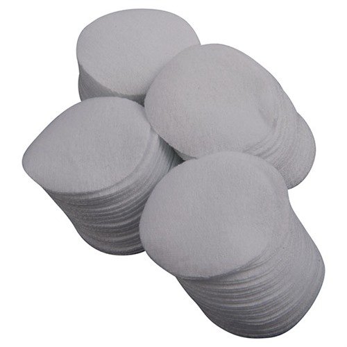 Upptäck högkvalitativa 100% bomullsflanell rengöringslappar 🧼 från Brownells. Perfekta för jakt och skjututflykter, 100 stycken per påse!