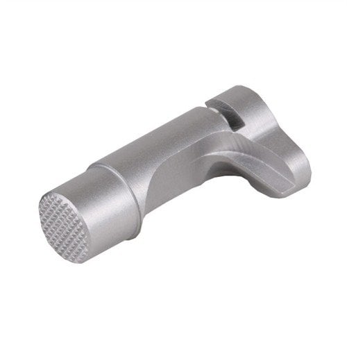 ED BROWN 1911 EXTENDED TACTICAL MAGAZINE RELEASE möjliggör snabbare magasinbyten med en kompakt design som passar bärholster och förhindrar fastkänning.