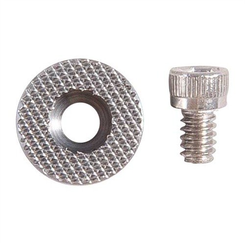 Den extra långa, överdimensionerade magazine release button från Ed Brown har 40 lpi checkering för ett bra grepp och gör magbyten snabbare och enklare.