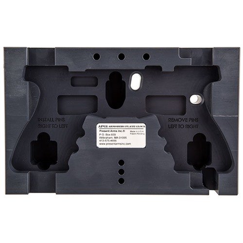 Present Arms Armorer's Plate för Glock erbjuder en ergonomisk arbetsstation för enkel demontering och reparation av Glock-pistoler, med 360-graders rotation.