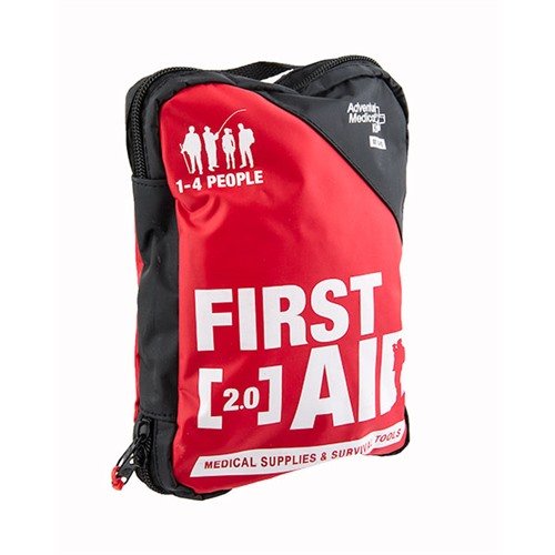 Adventure First Aid 2.0 är perfekt för utomhusäventyr och innehåller allt som behövs för att behandla vanliga skador och sjukdomar för upp till fyra personer.