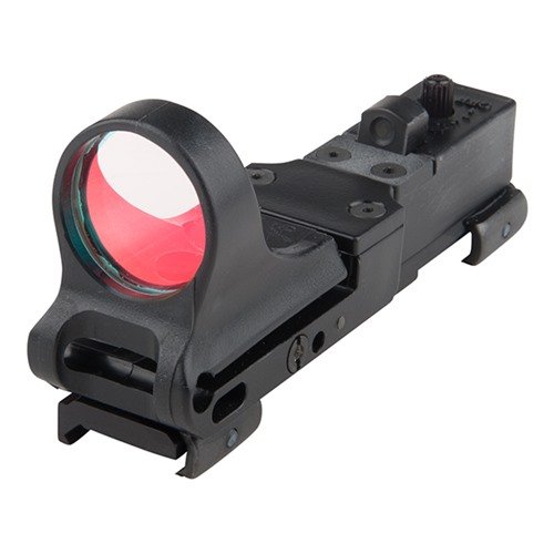 RAILWAY RED DOT SIGHT från C-MORE SYSTEMS fäster snabbt på Weaver och Picatinny rails, vilket gör den mångsidig för olika vapen som hagelgevär, pistoler och mer.