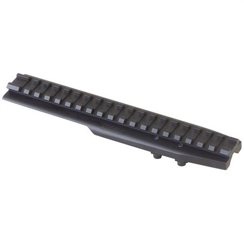 Maximera noggrannheten på din M1 Carbine med denna robusta M6-B Forward Optic Mount som enkelt fäster sikten utan att påverka de standardiserade järnsiktena.