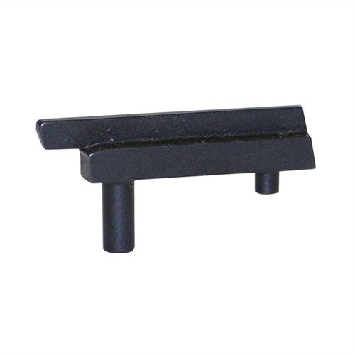 Den förlängda ejectorn i kolvmodell 1911 säkerställer pålitlig utdrivning av hylsor, minskar risken för stopp och är tillverkad av härdat stål.