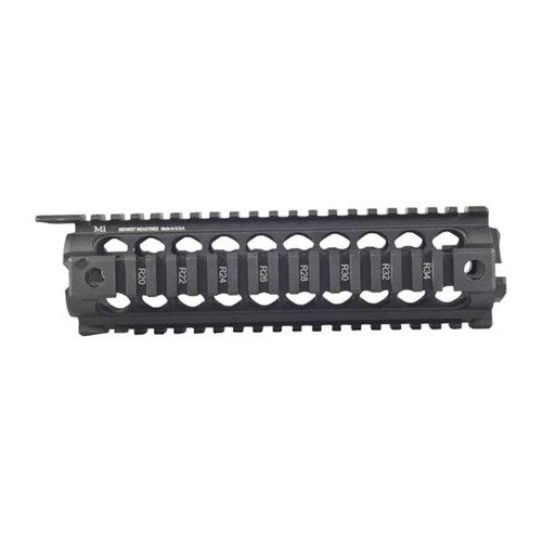 AR-15/M16 MID-LENGTH DROP IN HANDGUARD från MIDWEST INDUSTRIES erbjuder en monolitisk toppskena, fyra Picatinny-skenor och är kompatibel med de flesta piston-system.