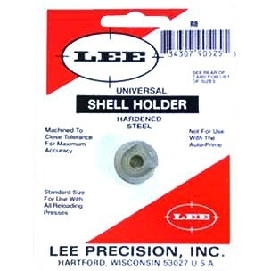 Lee Universal Shellholder #8 är en mångsidig shell holder som passar de flesta reloading presses, men fungerar inte med Lee Auto Prime.