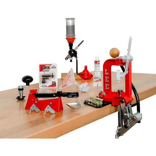 50-årsjubileumskitet från Lee Precision innehåller en Breech Lock Challenger Press, Perfect Powder Measure, och nödvändiga verktyg för effektiv omladdning.