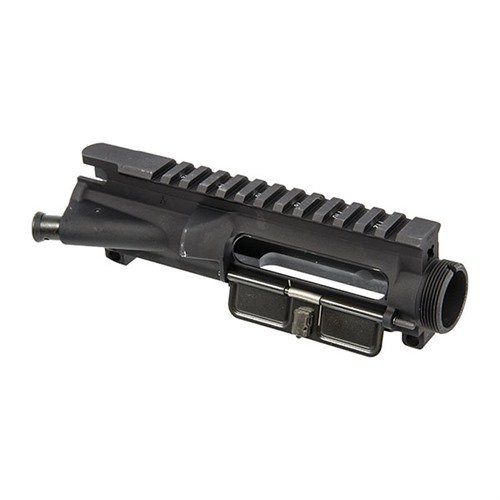 Denna AR-15/M4 flattop upper receiver från Bravo Company är tillverkad av 7075 T6 aluminium med mil-spec toleranser för perfekt passform och funktion.