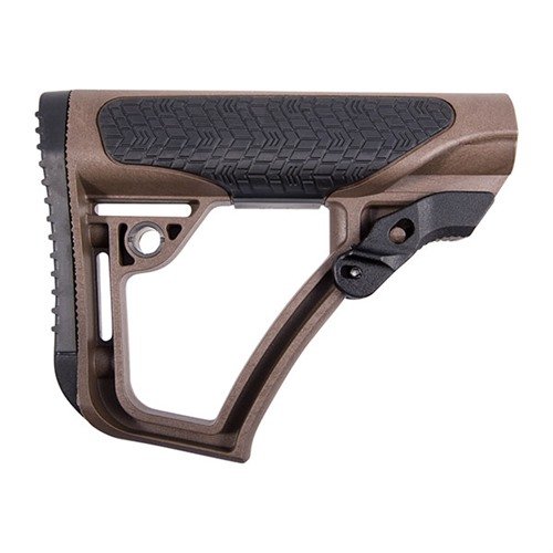 Daniel Defense Collapsible Buttstock erbjuder förbättrad cheekweld med mjukt gummimaterial, justerbar och passar Mil-Spec buffer tubes, finns i Milspec+ Brown.