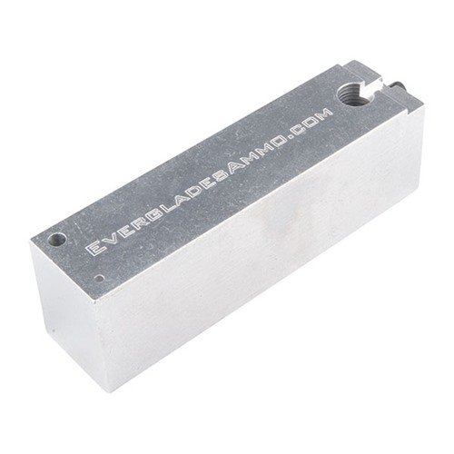 Denna 1911 BARREL HOOD CUTTING FIXTURE håller piporna i mill vice, vilket möjliggör exakta snitt av hoods bredd och längd i ett enda moment.