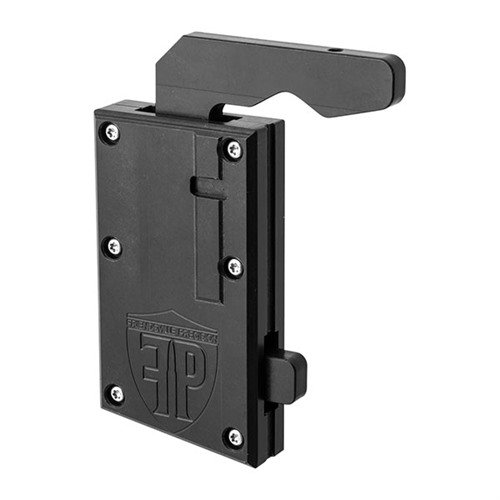 Denna DRY FIRE DEVICE ger en realistisk träning utan att skada din AR-15. Lätt att använda och perfekt för off-season träning och coacher.