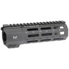 SP SERIES HANDGUARDS från MIDWEST INDUSTRIES erbjuder en robust, enstyckig design med sju M-LOK kompatibla sidor, perfekt för alla dina tillbehör.