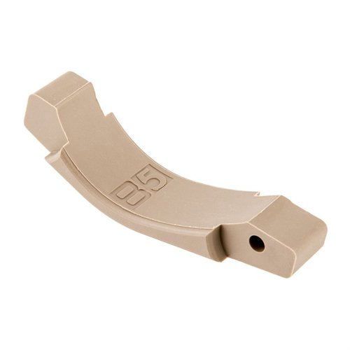 B5 SYSTEMS Trigger Guard är en uppgradering för AR-15 med förstorat profil för användning med handskar och behåller original swing down-funktionen.