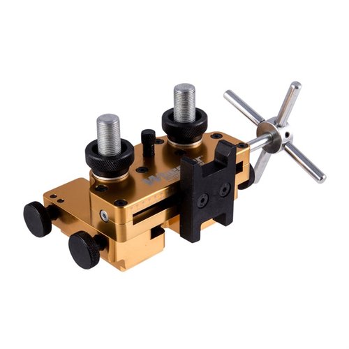 Wheeler Engineering Armour's Handgun Sight Tool gör det enkelt att justera, installera och ta bort dovetail-sikten med precision och skydd för din pistol.