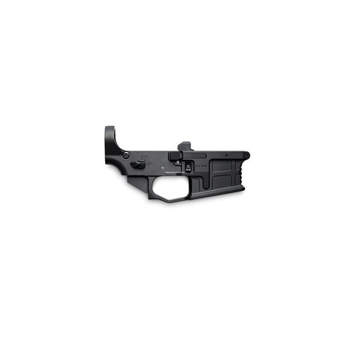 A-DAC 15 är en ambidextrous lower receiver i 7075-T6 aluminium med Talon Safety Selector, SART för minskad wobble och enkel bolt catch för högerhänta.
