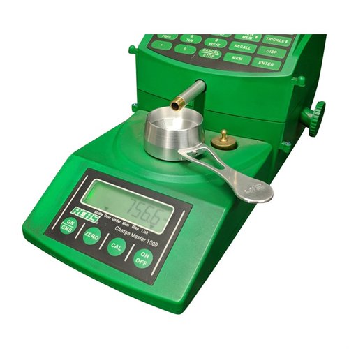 AREA 419 Billet Chargemaster Powder Cup erbjuder en förbättrad design med en låg tray och en hög kopp för exakt mätning och enkel användning.