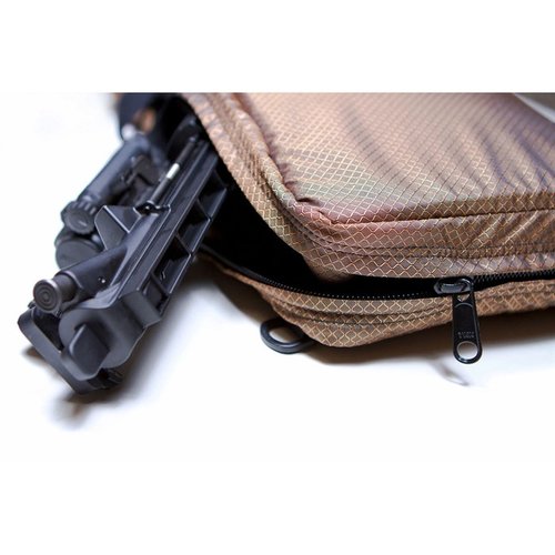 TopStop AR 15 övre mottagarkåpa skyddar mot smuts och förhindrar att bolt carrier group och charging handle glider ut, perfekt för förvaring och transport.