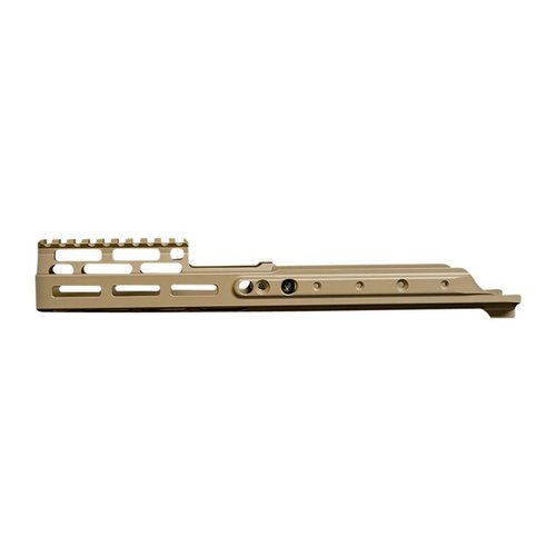 SCAR MREX MARK II M-LOK handskydd erbjuder M-LOK fästen, tillverkas av 6061-T6 aluminium och är perfekt för att montera ljus och lasrar på din FN SCAR.