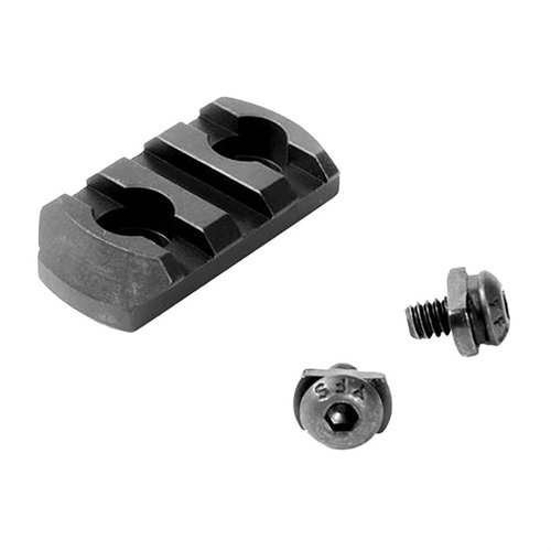 Geissele M-LOK Picatinny Accessory Rail ger en säker och stabil montering av tillbehör som lampor och grepp, tillverkad av 7075-T6 aluminium.