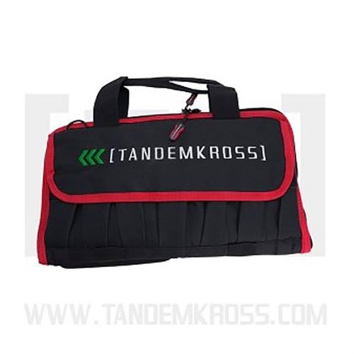 Upptäck TANDEMKROSS TandemKase Pistol Bag i röd! 🎯 Perfekt för skjutbanan med justerbar rem och skydd för din pistol. Håll ordning på dina tillbehör!