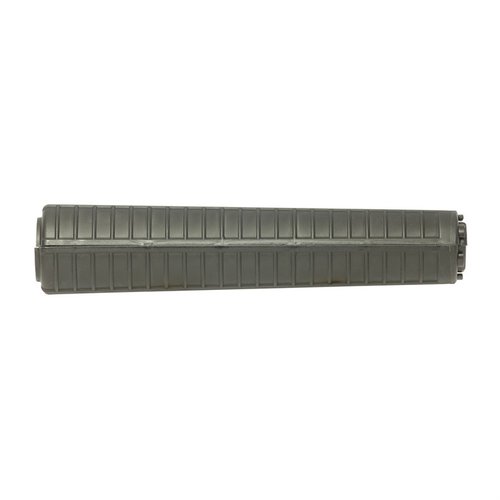 Double Stars AR-15 A2 Handguard erbjuder en klassisk retrostil med hållbar polymerkonstruktion och aluminiumvärmeskydd för optimal prestanda.