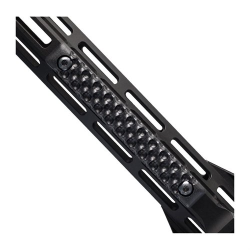 VZ Hydra Rail Panels erbjuder en vågig textur för bättre grepp och kontroll. Passar 3 M-LOK slots och är 120mm lång, perfekt för din utrustning.