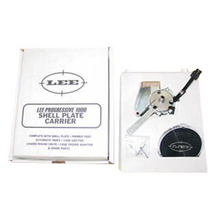 Byt kaliber enkelt med PRO 1000 COMPLETE CARRIER från LEE PRECISION, komplett med Shell Plate, Auto Prime, Case Ejector, Auto-Index och reservdelar.