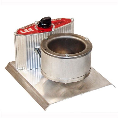 PRECISION MELTER från LEE PRECISION erbjuder snabb smältning av 4 pund metall på under 15 minuter, med oändlig värmekontroll för seriösa skyttar.