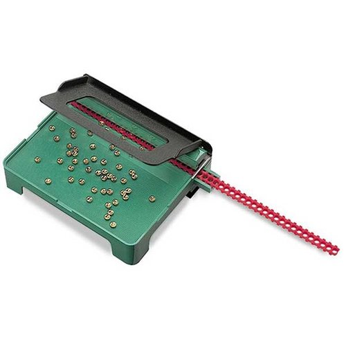 APS Primer Strip Loader från RCBS gör det enkelt och snabbt att fylla tomma primer strips med 25 primers per tryck, perfekt för snabba omladdningar.