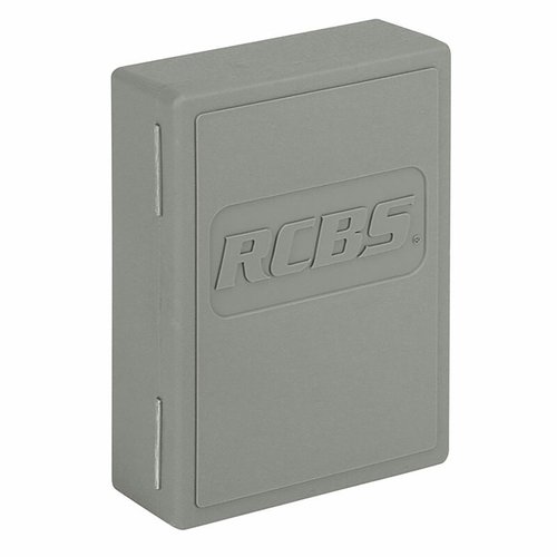 RCBS Die Storage Box har en unik design som skyddar upp till tre dies när de inte används. Inkluderar lastningsdataetikett, rostskyddsdisk och svart identifieringsetikett.