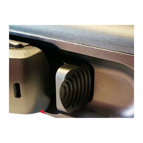 Tikka T1x Extended mag release ger snabbare magasinbyten och bättre känsla, tillverkad av 6061-T6 Billet Aluminum för hållbarhet och prestanda.