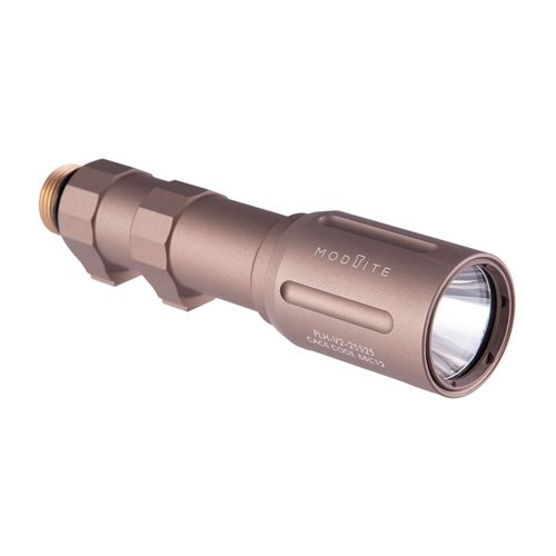 Modlite PLHv2 18650 vapensystem erbjuder 1350 lumen, 54,000 candela och en perfekt balans mellan flod och kast, tillverkad i USA med livstids garanti.