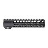 WORKHORSE® M-LOK® handguard i lätt 6061 T6 aluminium, med flera längder och M-LOK® fästen för bästa funktion och viktbesparing.