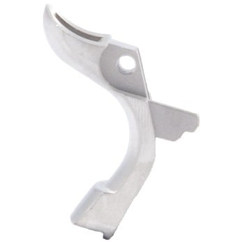 1911 Beavertail Grip Safety sänker pistolen i handen för mindre rekyl och mer exakt skytte; den upphöjda kontaktplattan säkerställer korrekt säkerhetsfunktion.