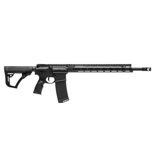 DANIEL DEFENSE DDM4 V7 PRO erbjuder snabbhet, precision och ergonomi med en 18" Cold Hammer Forged pipa och Geissele 3-Gun avtryckare för tävlingsskyttar.