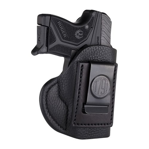 Smooth Concealment Holster Night Sky Black RH 3 erbjuder en bekväm och diskret passform för din pistol, tillverkad av högkvalitativt läder för långvarig hållbarhet.
