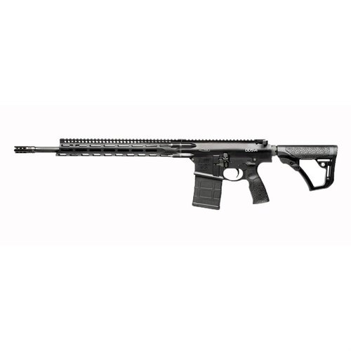 DD5 V4 7.62X51 NATO är en pålitlig semi-automatisk bössa med 18" pipa och 20-runds magasin, perfekt för både jakt och sportskytte.